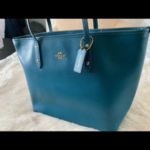 Coach tote in Turquoise blue